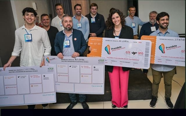 Equipo Sentinel en Prendete Pitch Day